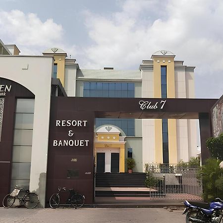 Club 7 Resort And Banquets Bareilly Extérieur photo
