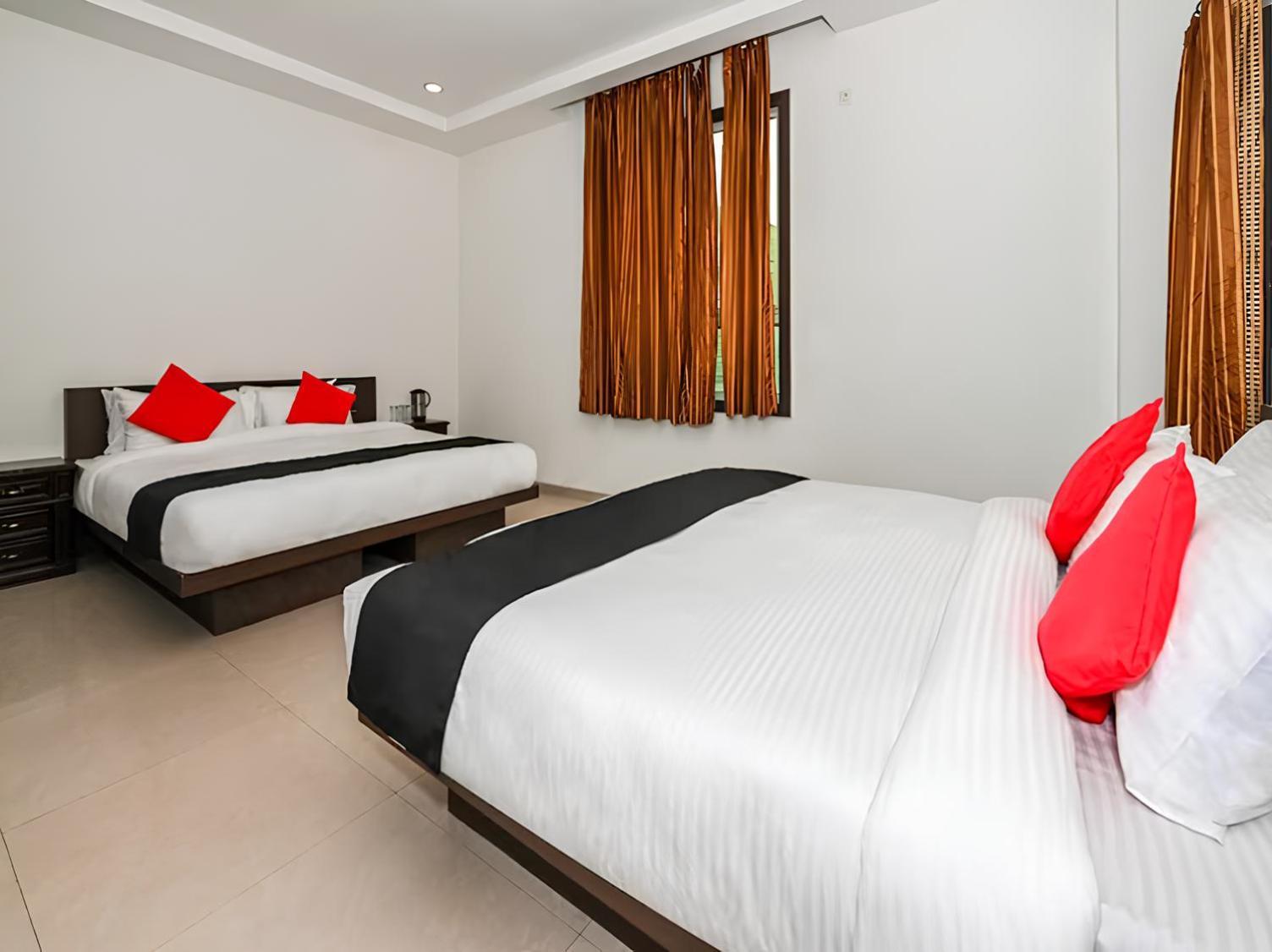 Club 7 Resort And Banquets Bareilly Extérieur photo