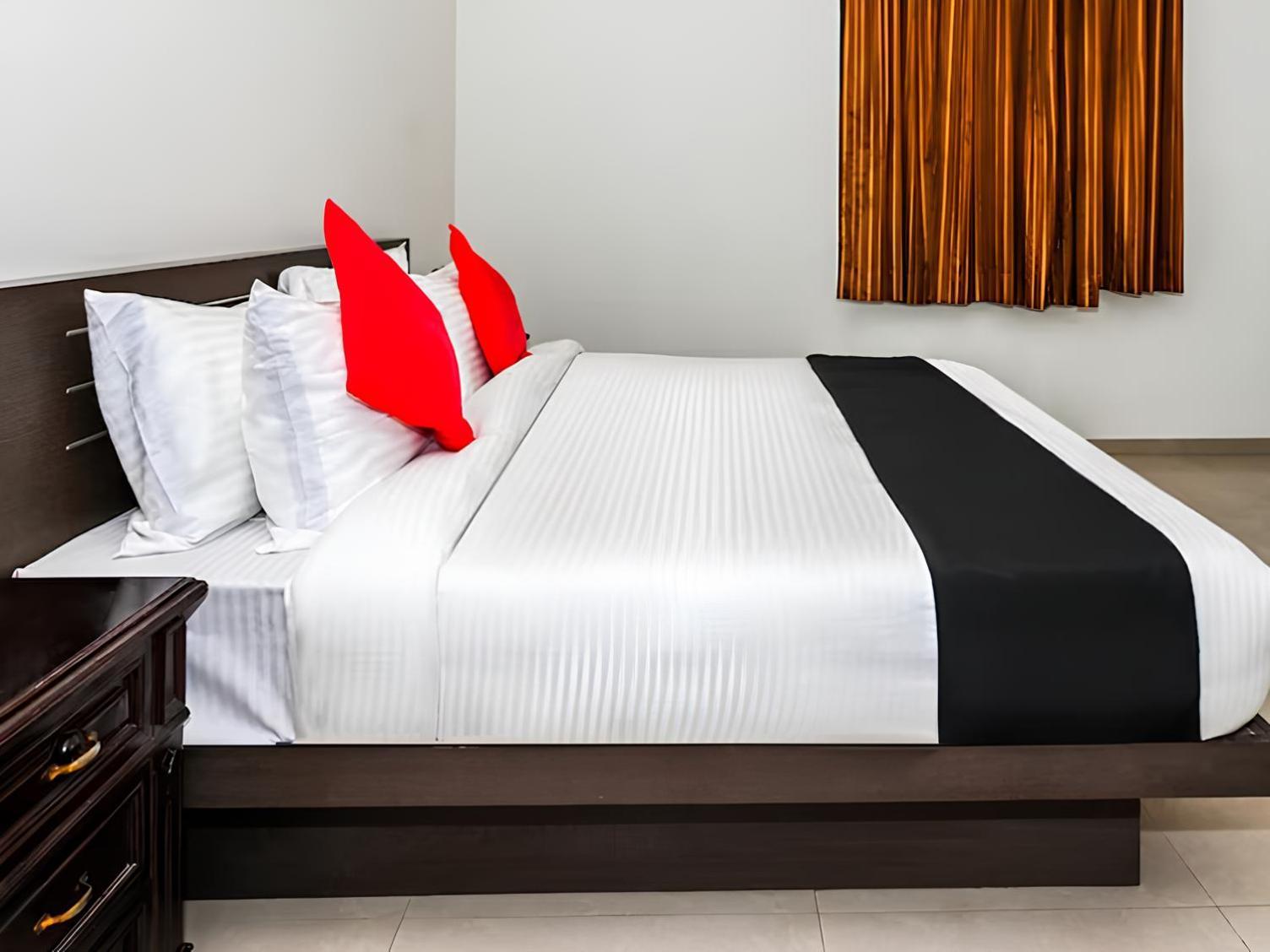Club 7 Resort And Banquets Bareilly Extérieur photo