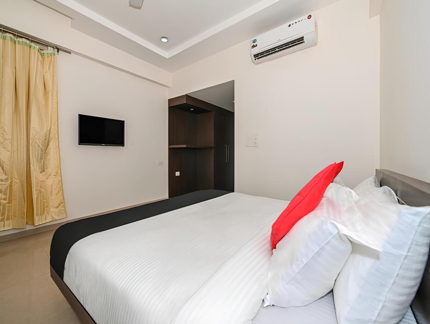 Club 7 Resort And Banquets Bareilly Extérieur photo